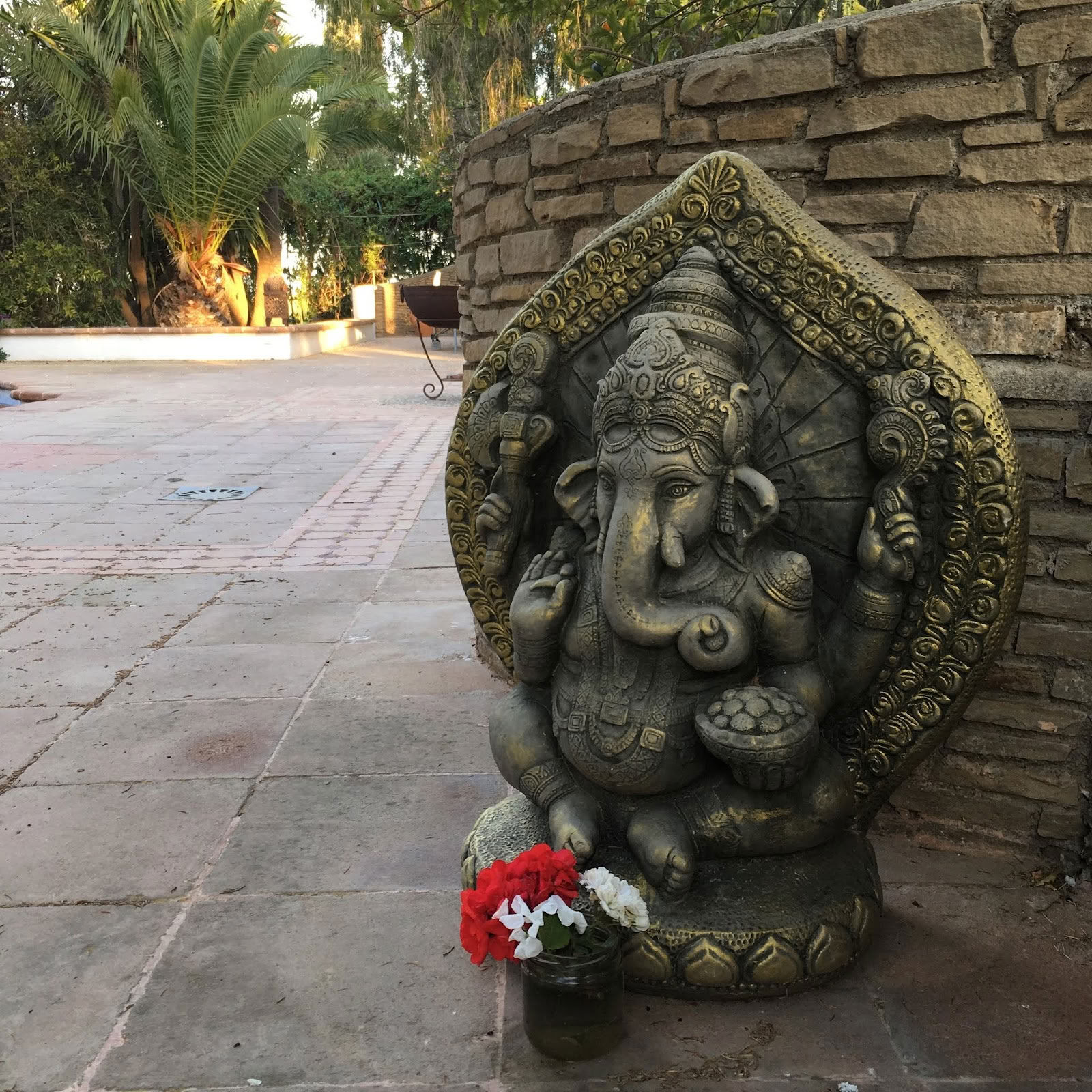 La Finca Paradiso, Ritiri Utopici