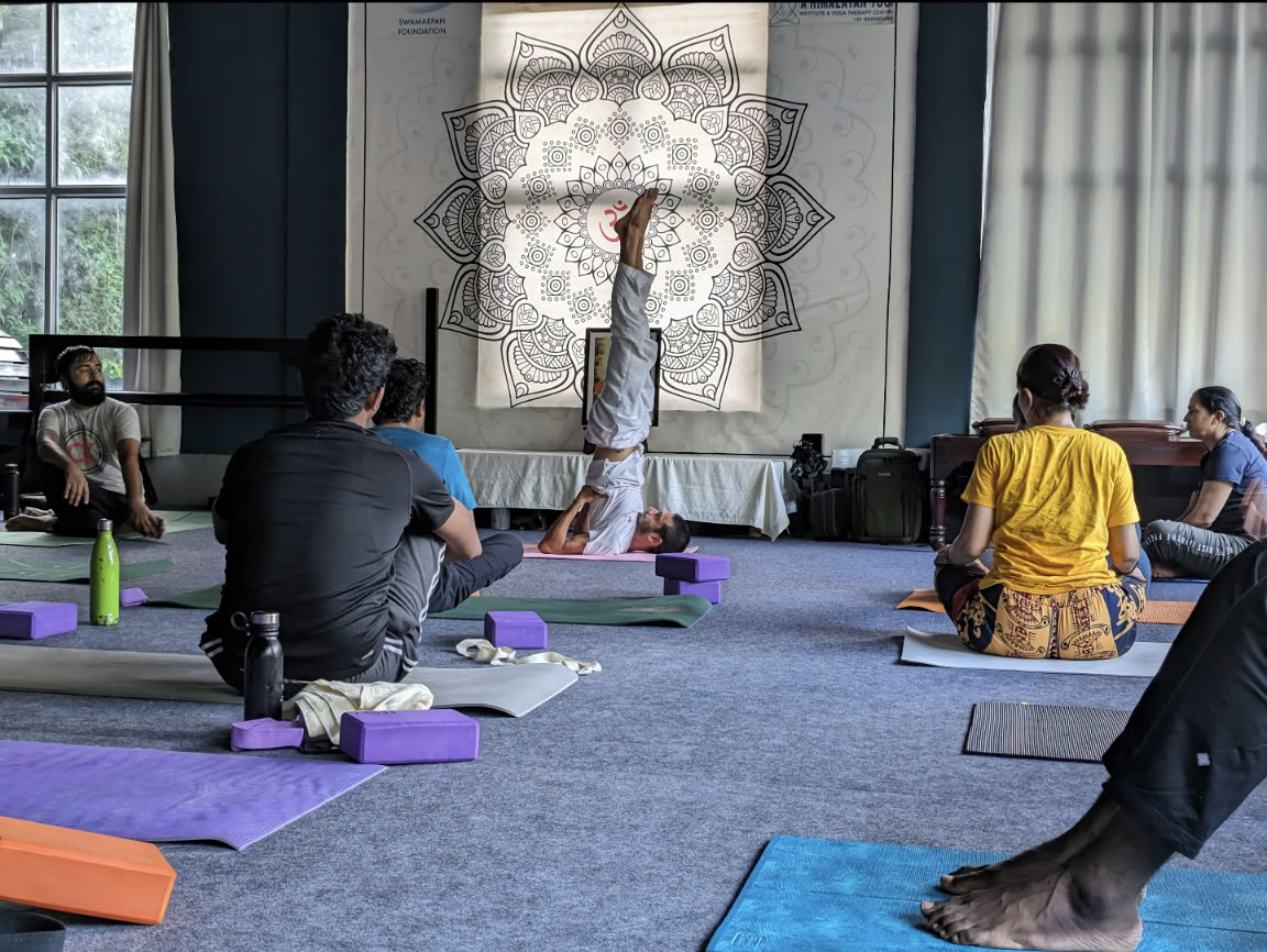 Un istituto di yogi himalayano a Rishikesh